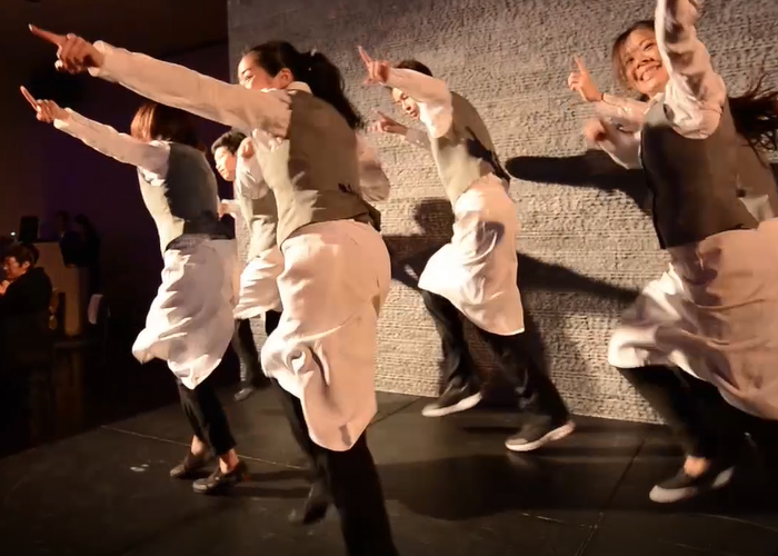 プロポーズダンス 皆でランニングマン 日本初 結婚式披露宴余興 屋外屋内プロポーズをフラッシュモブ演出でサプライズをします Propose Dance Flash Mob プロポーズダンス フラッシュモブ By Surprise Mall