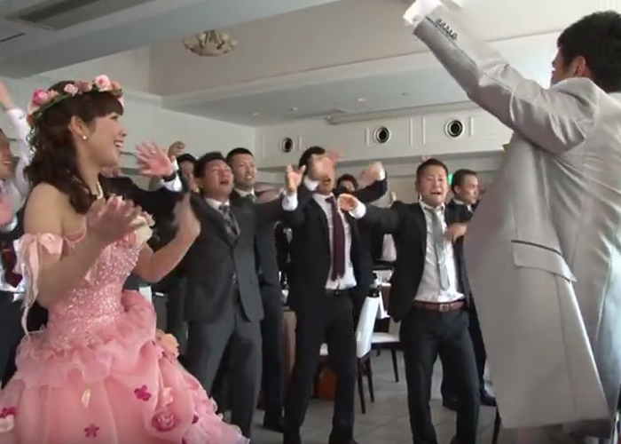 結婚式フラッシュモブ 絆のハドル 日本初 結婚式披露宴余興 屋外屋内プロポーズをフラッシュモブ演出でサプライズをします Propose Dance Flash Mob プロポーズダンス フラッシュモブ By Surprise Mall